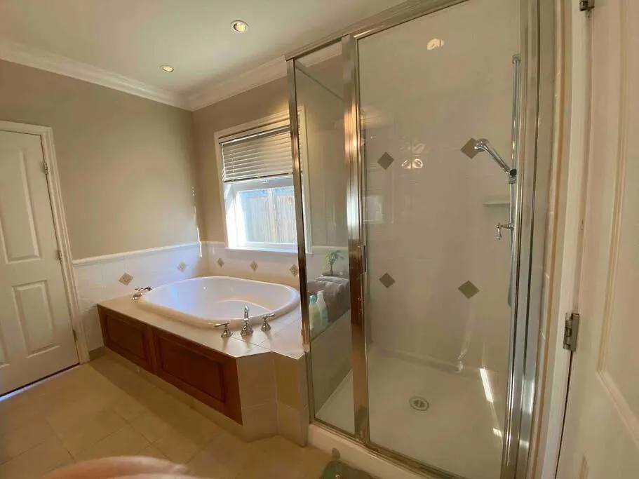 Lucky Suite, Two-Bedroom Suite With Independent Entrance In Richmond Close To Yvr Holiday home